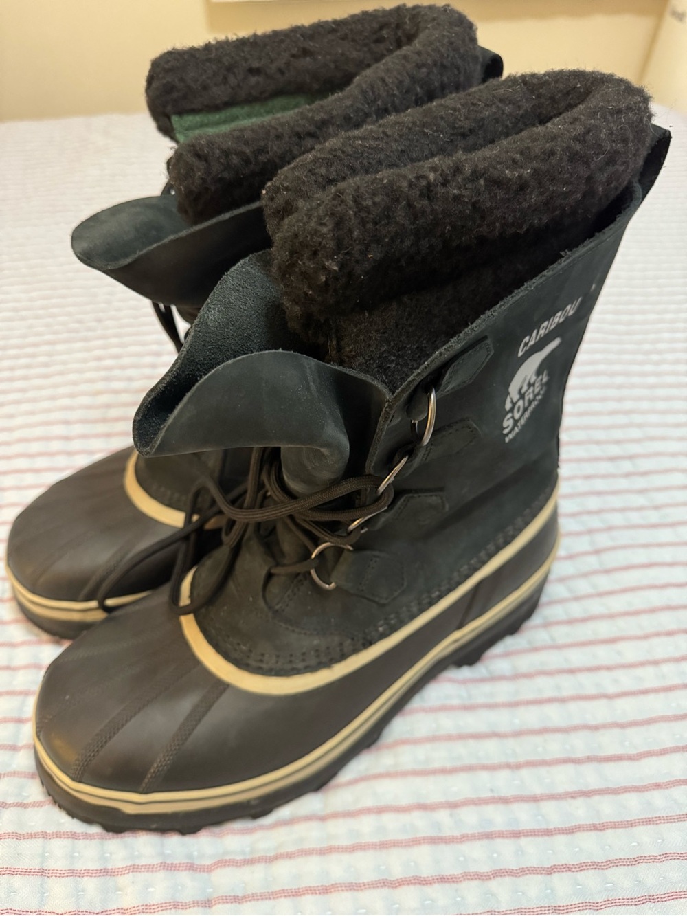 Sorel Men's Black and Green Winter Lace-Up Waterproof Boots